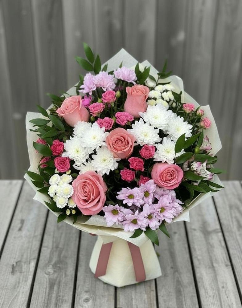 Букет цветов из: Альстромерии, Гвоздики, Розы и Хризантемы в Нюрбе
