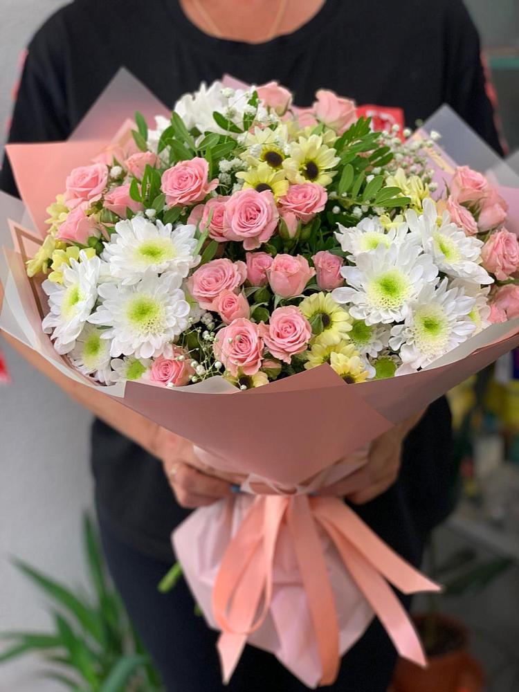 Букет цветов из: Розы и Хризантемы в Нюрбе