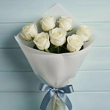 Букет 7 Белых роз Эдлесс Лав в Нюрбе
