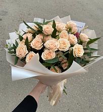 Букет Кремовые розы Латте в Нюрбе