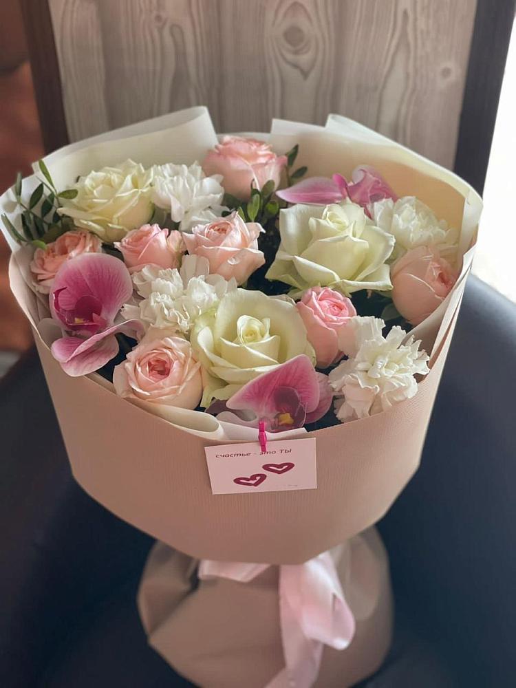 Букет цветов из: Орхидеи, Розы и Гвоздики в Нюрбе