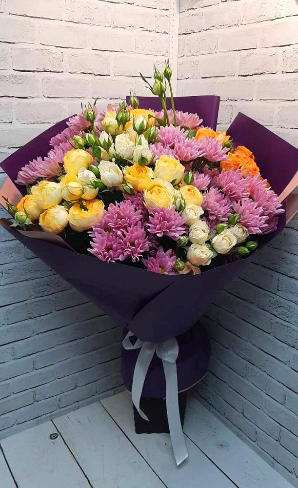 Букет цветов из: Хризантемы и Розы в Нюрбе