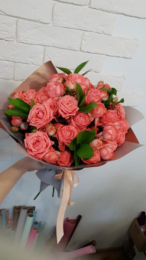 Букет цветов из: Розы в Нюрбе