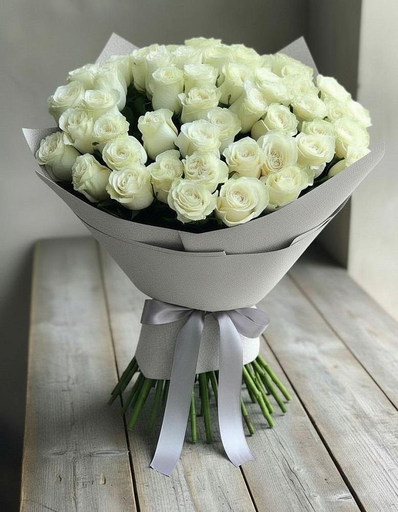 Букет 35 Белых роз в Нюрбе
