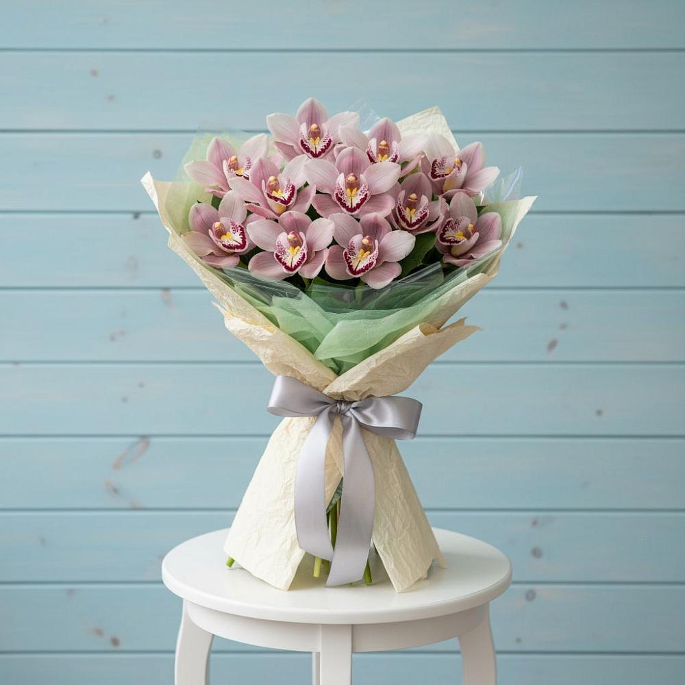 Букет цветов из: Орхидеи и Розы в Нюрбе