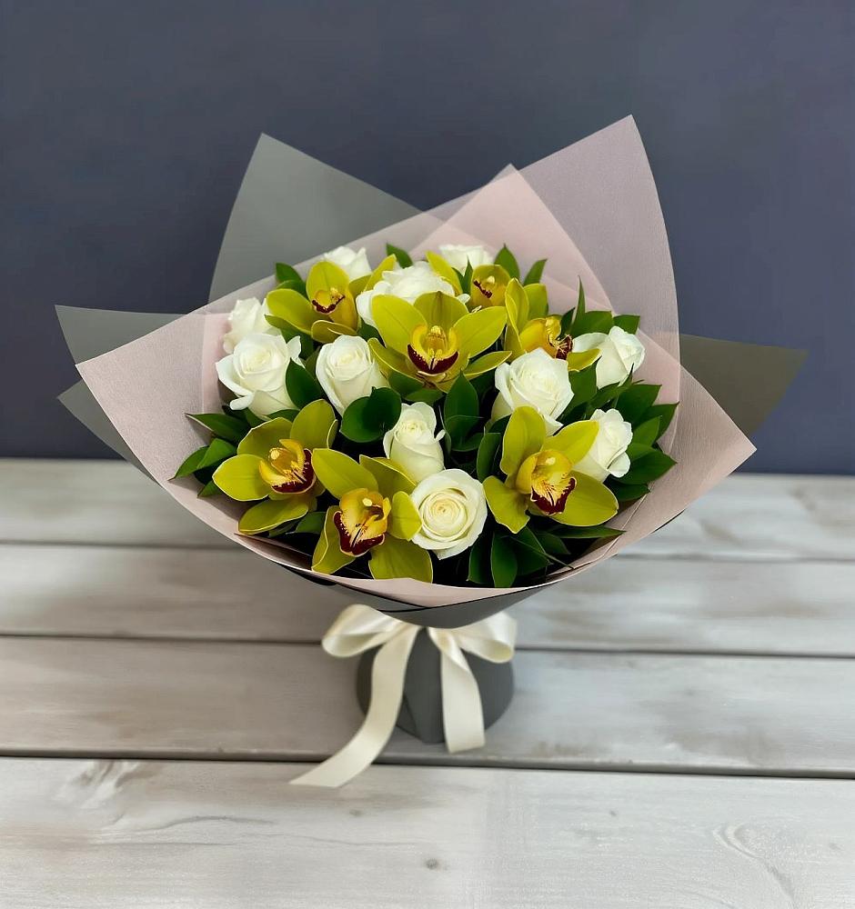 Букет цветов из: Орхидеи и Розы в Нюрбе