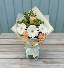 Букет цветов из:  Герберы, Розы и Хризантемы в Нюрбе