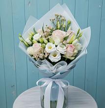 Букет цветов из:  Розы и Лизиантусы #REPLACE_PRED# Нюрбе