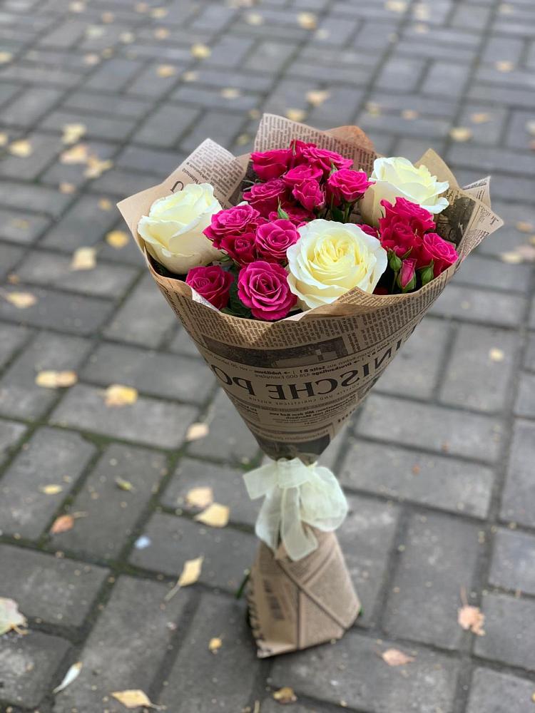Букет цветов из: Розы в Нюрбе