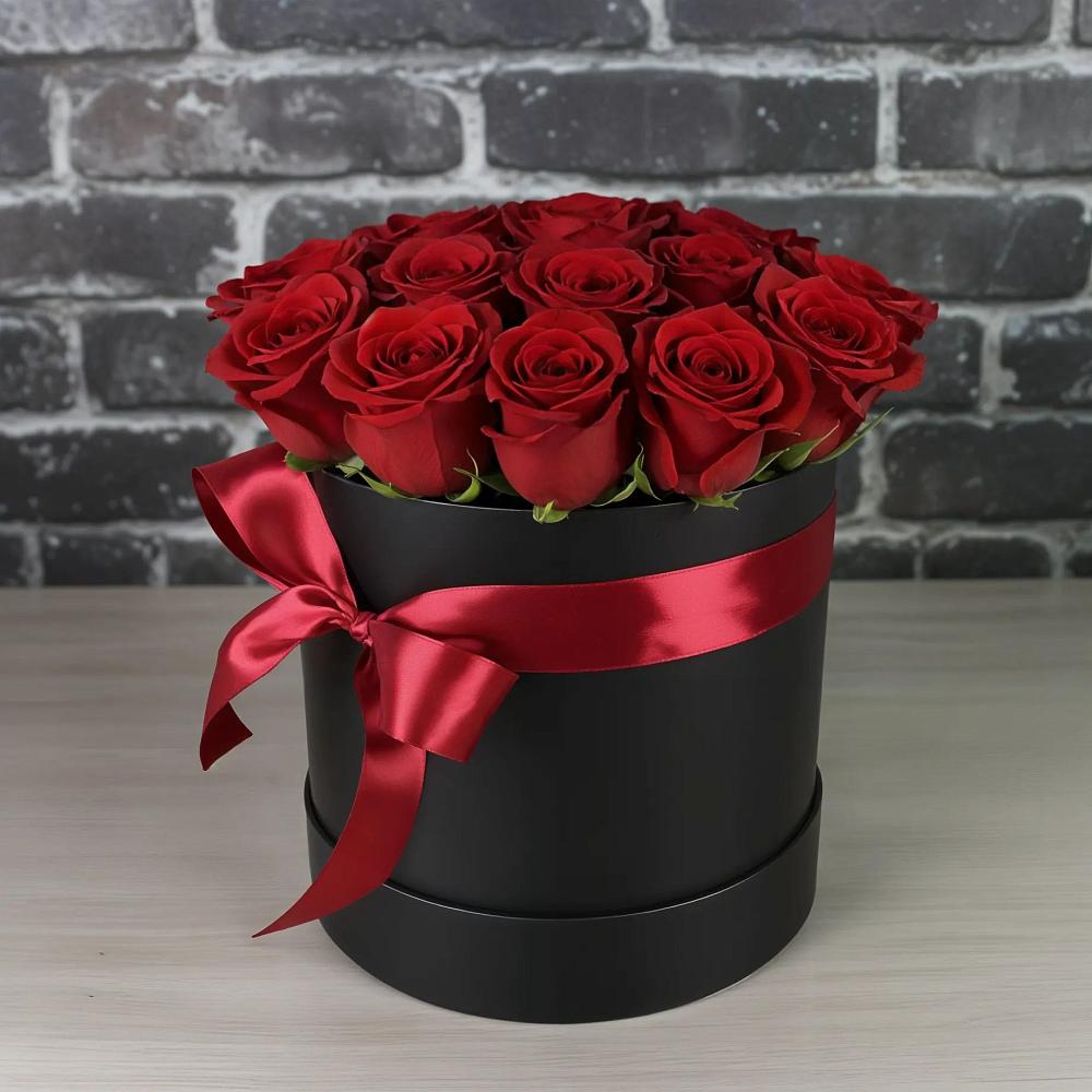 Цветочная композиция из Розы в шляпной коробке в Нюрбе