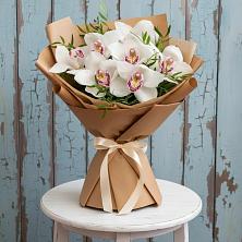 Букет цветов из:  Орхидеи и Розы в Нюрбе